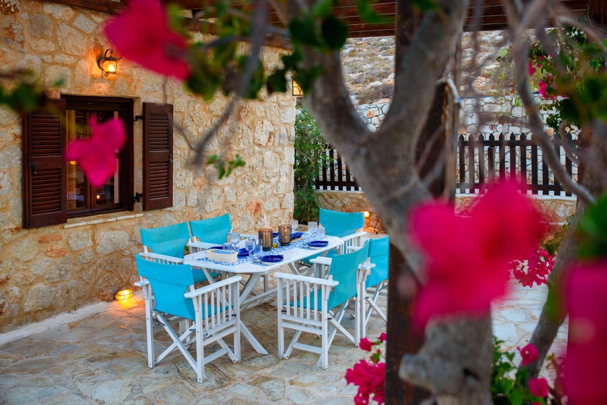Villa Ftenagia Chalki Town Buitenkant foto